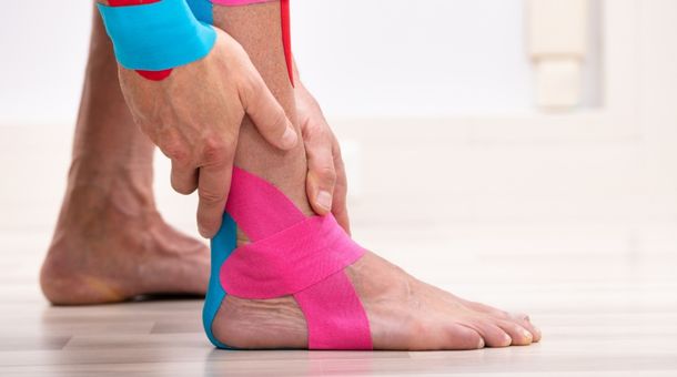 When to Remove Physiotherapy Tapes and How Long Should You Leave Them On?